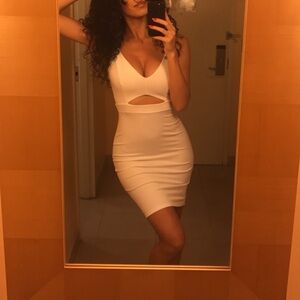 Soprano White Backless Bodycon Dress